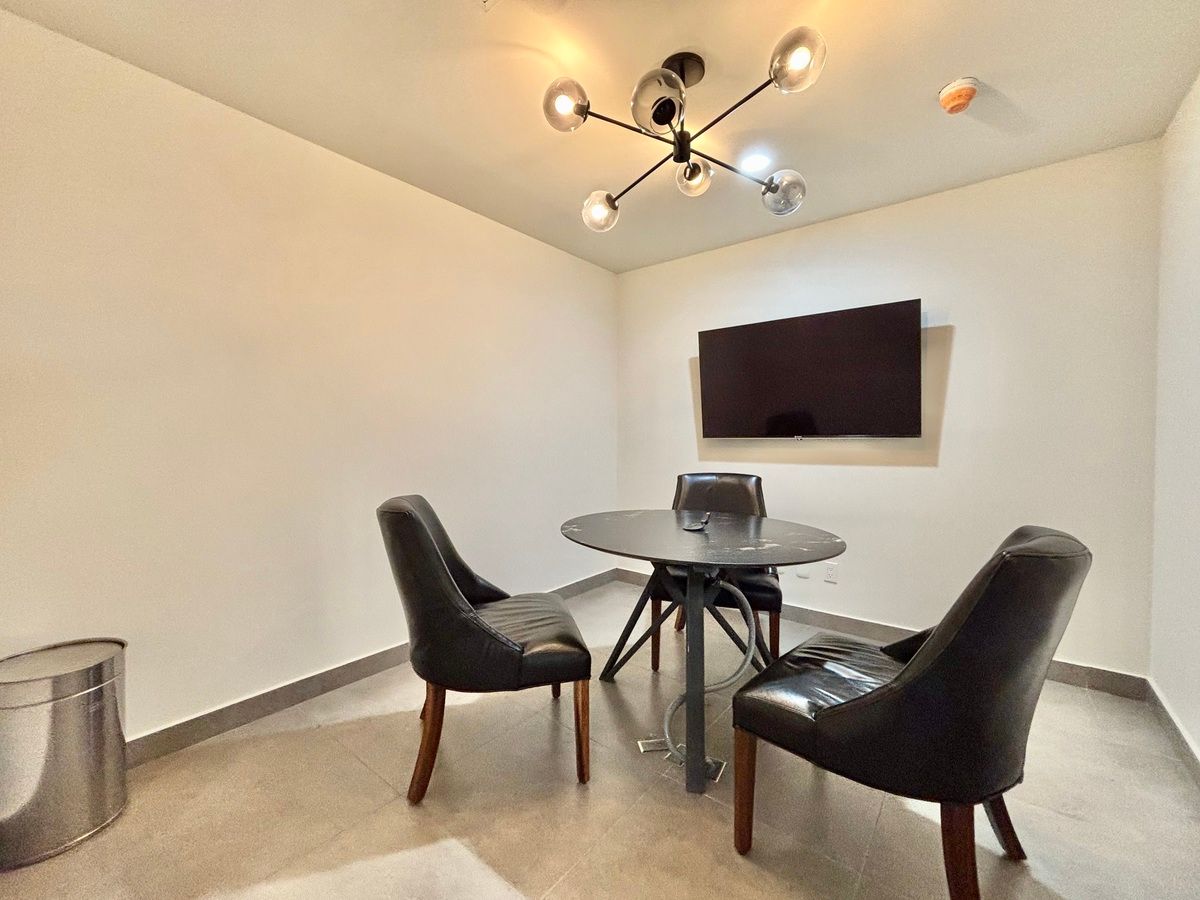 13 de 27: Sala de juntas 2