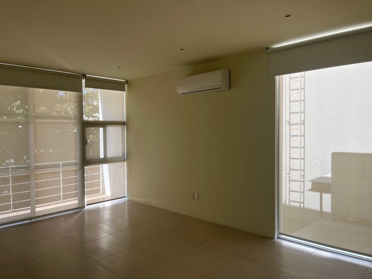 23 de 50: recámara principal con aire acondicionado