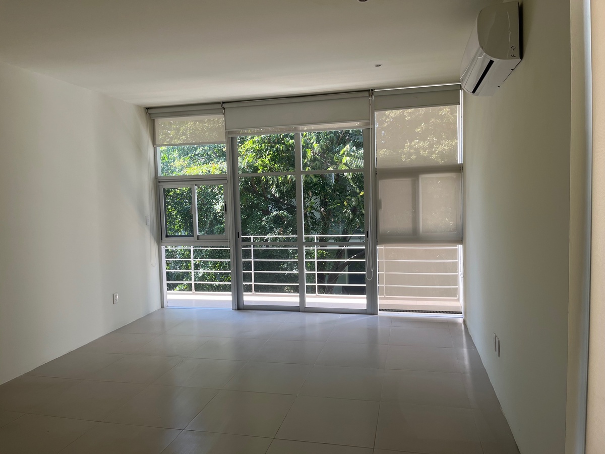 24 de 50: recámara ppal con salida a balcón