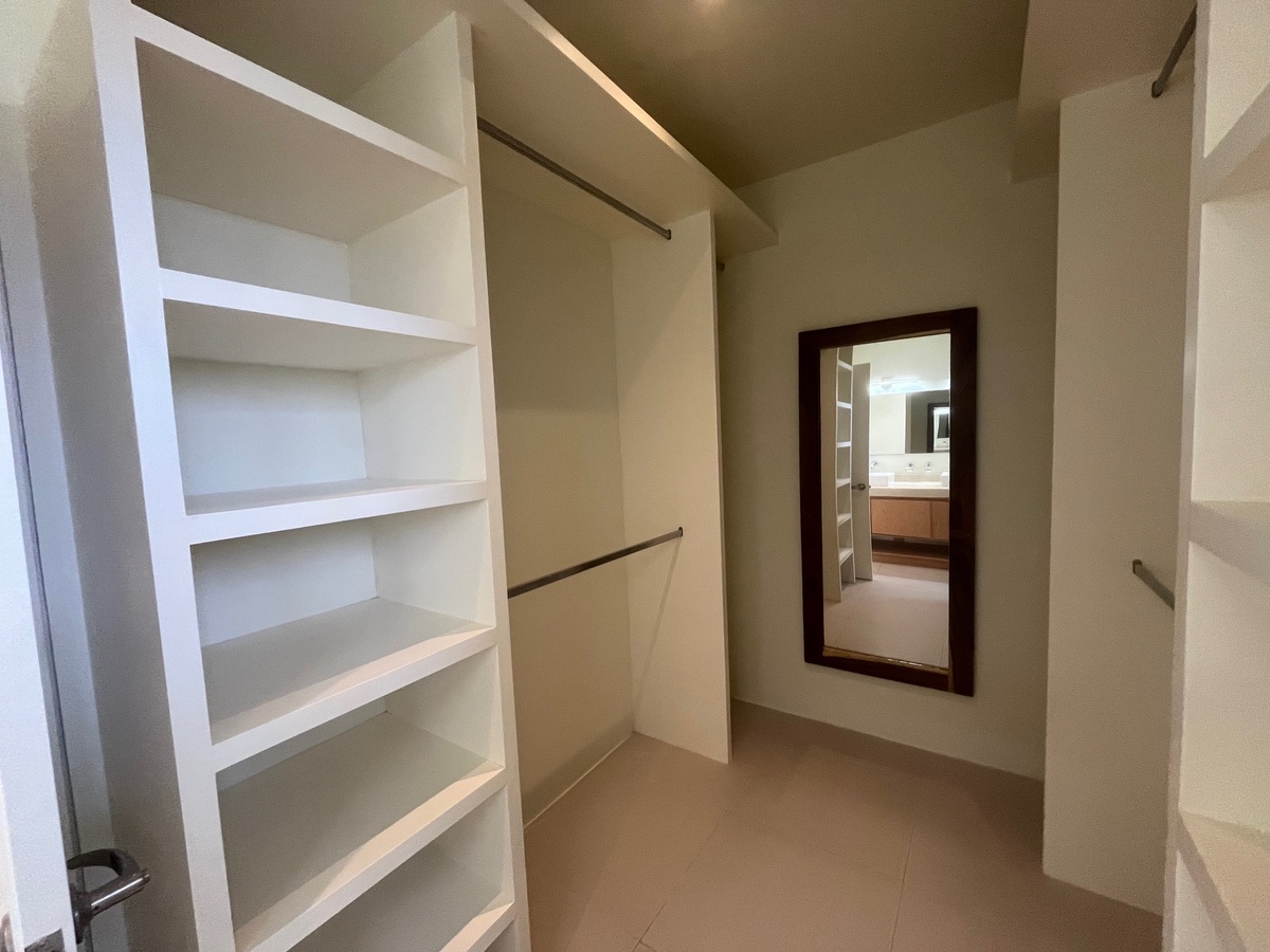 31 de 50: clóset vestidor