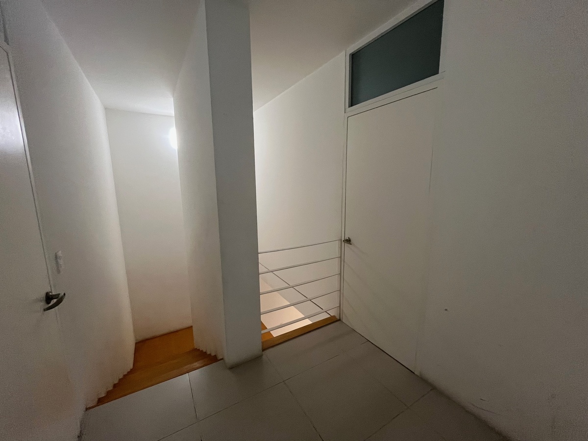 22 de 50: escalera y distribuidor