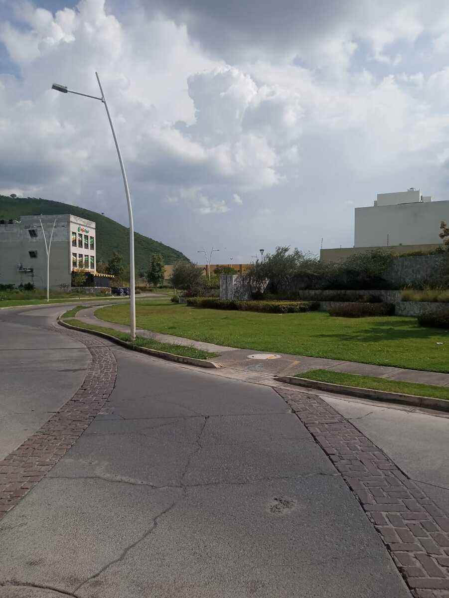 ESPECTACULAR TERRENO EN VENTA EN ADAMAR SOBRE LA AV PRINCIPAL - foto 3