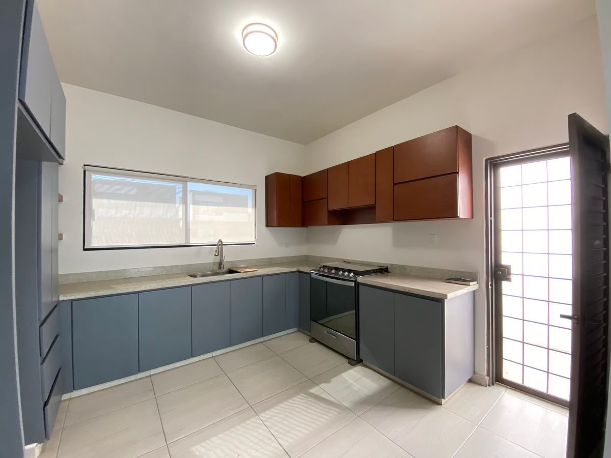 6 de 25: Amplia cocina