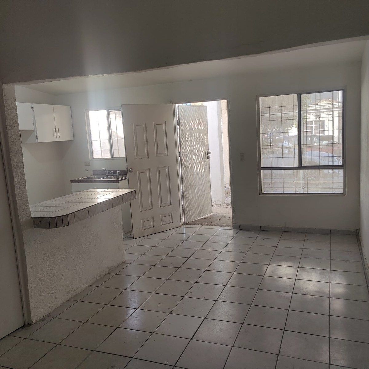 11 de 16: COMEDOR COCINA