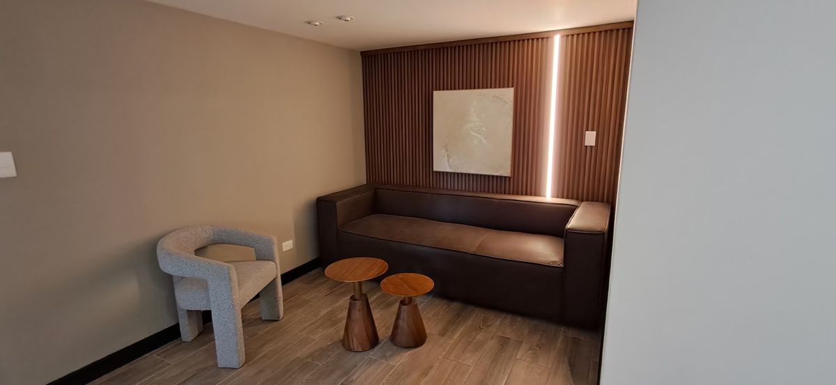 Apartamento en Venta en zona 12 - Image 2