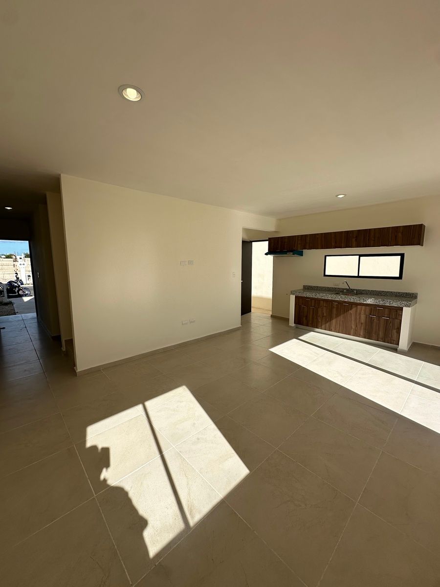 2 de 13: Sal y comedor corridos