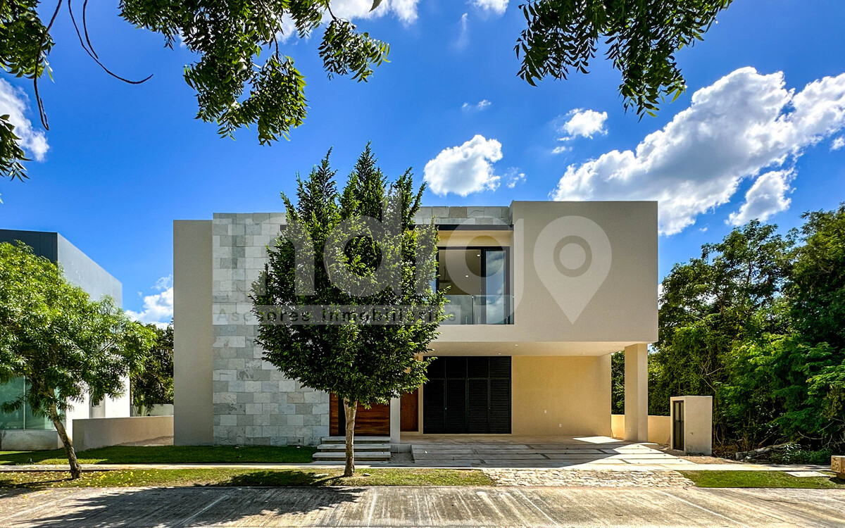 2 de 50: Fachada Frontal