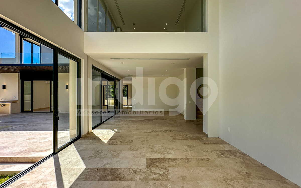 9 de 50: Sala / Comedor Corridos