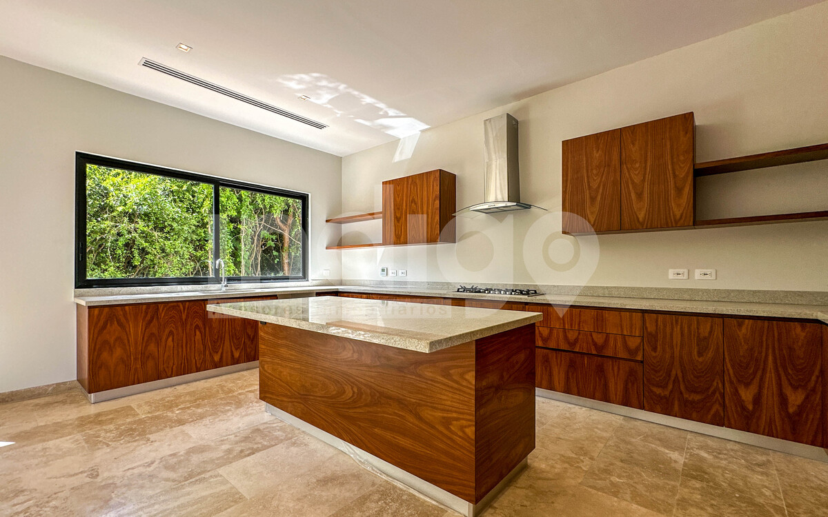 12 de 50: Cocina con Isla Desayunador