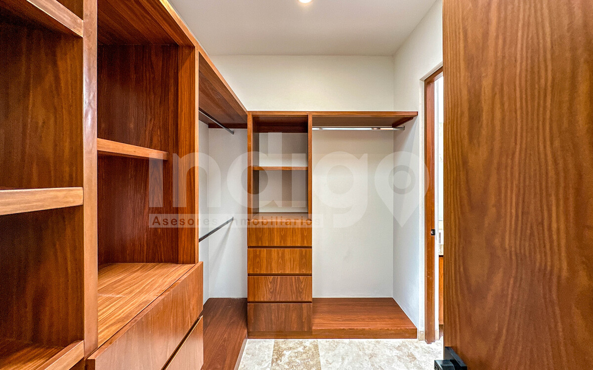 44 de 50: Vestidor Recámara Secundaria 2