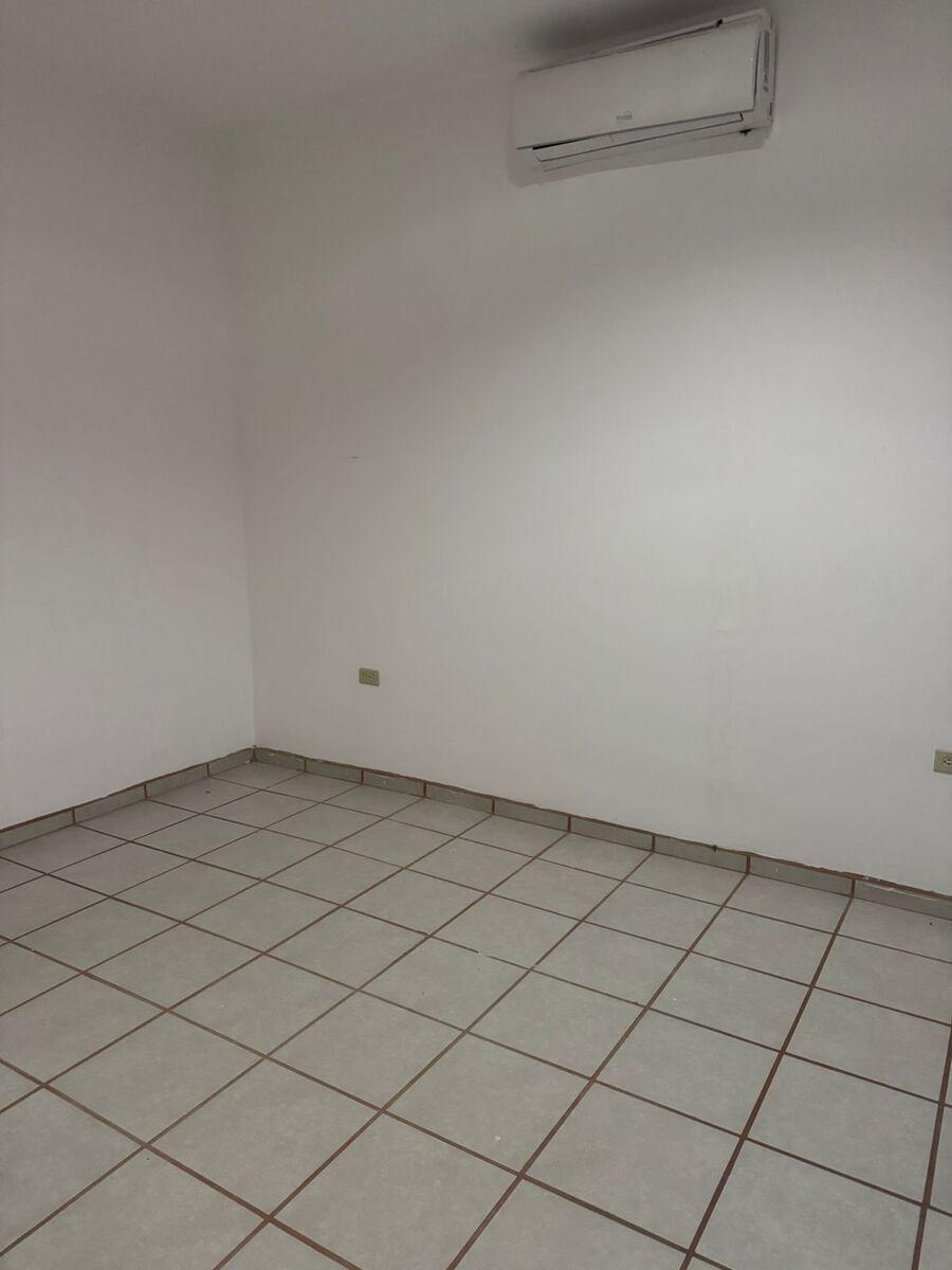 16 of 21: Habitación