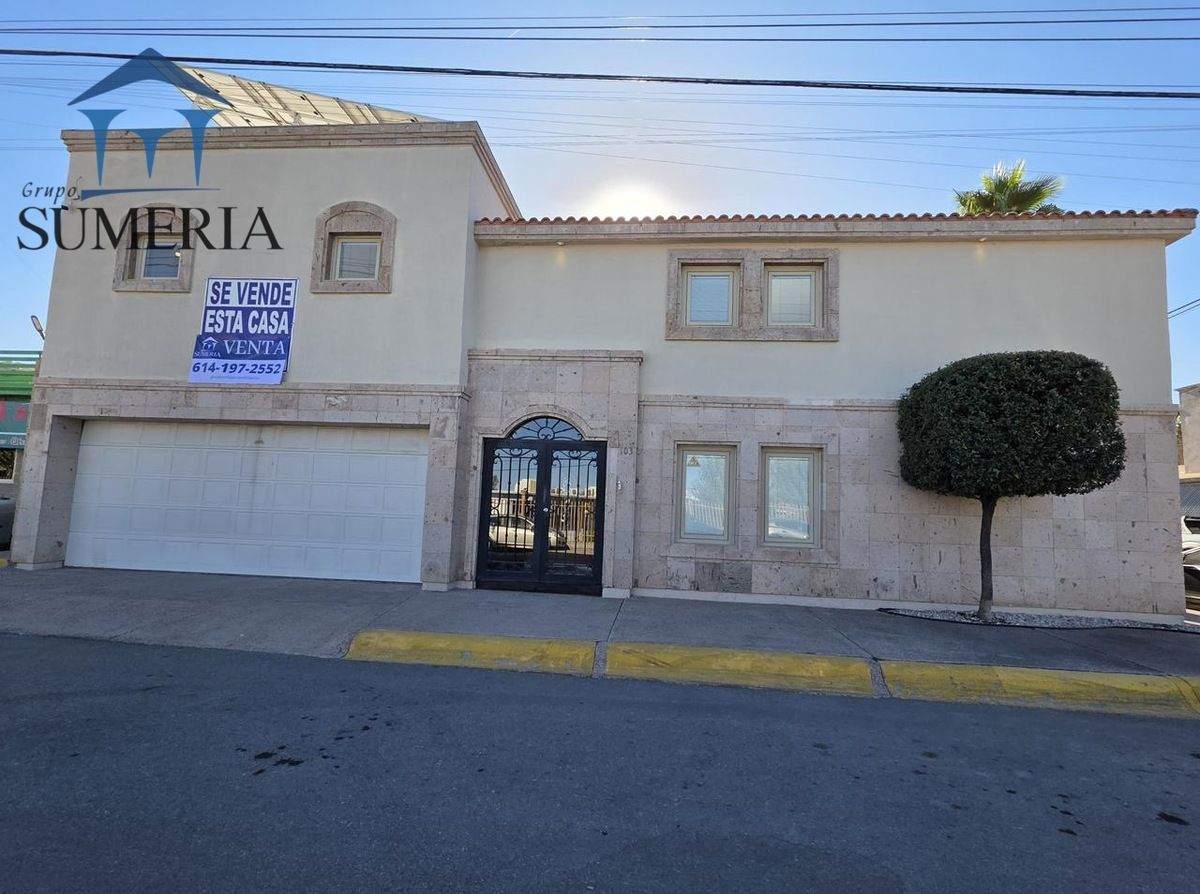 Casa ampla em excelente localização, foto 1 de 23