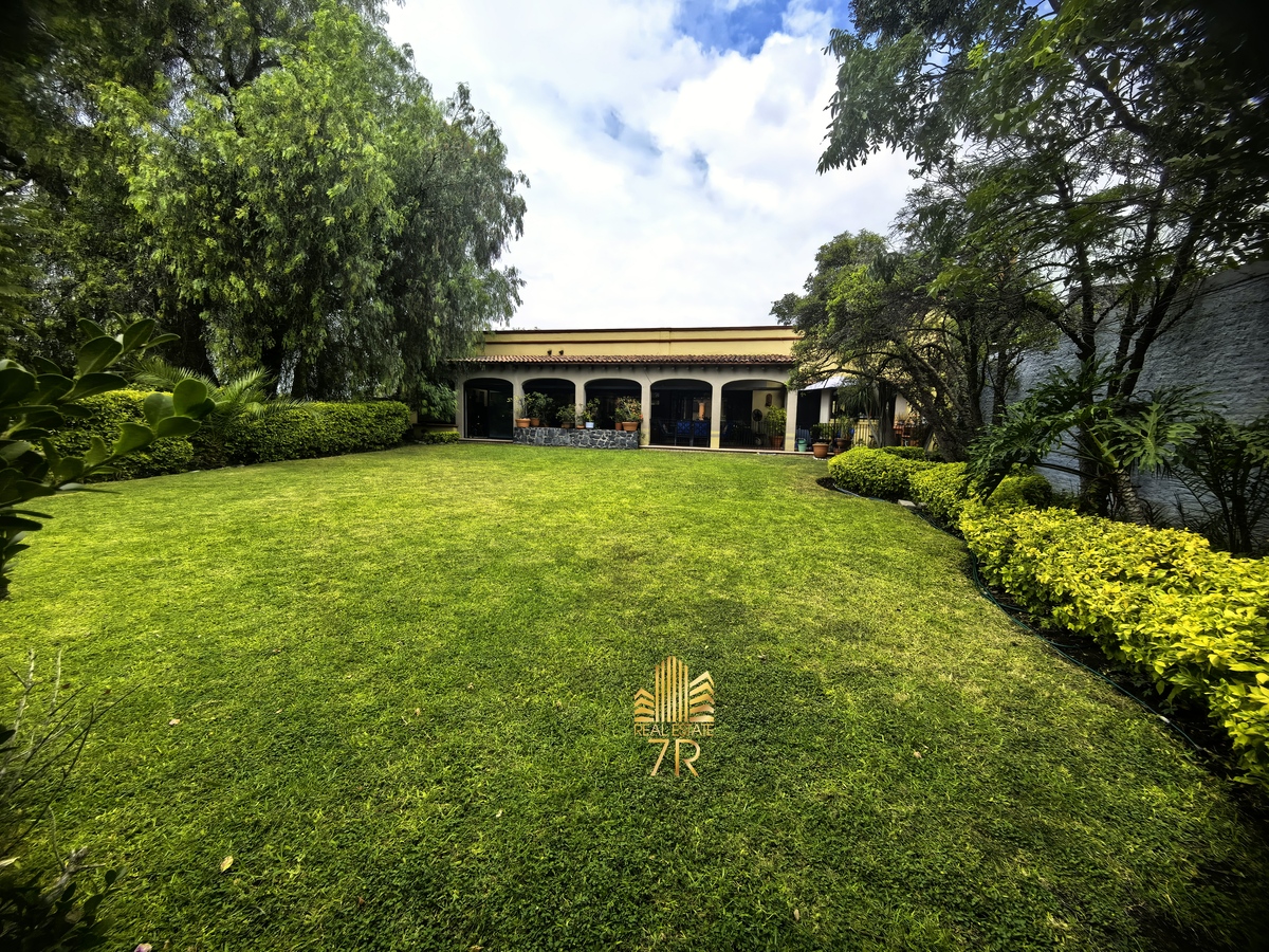 37 de 40: Jardín trasero