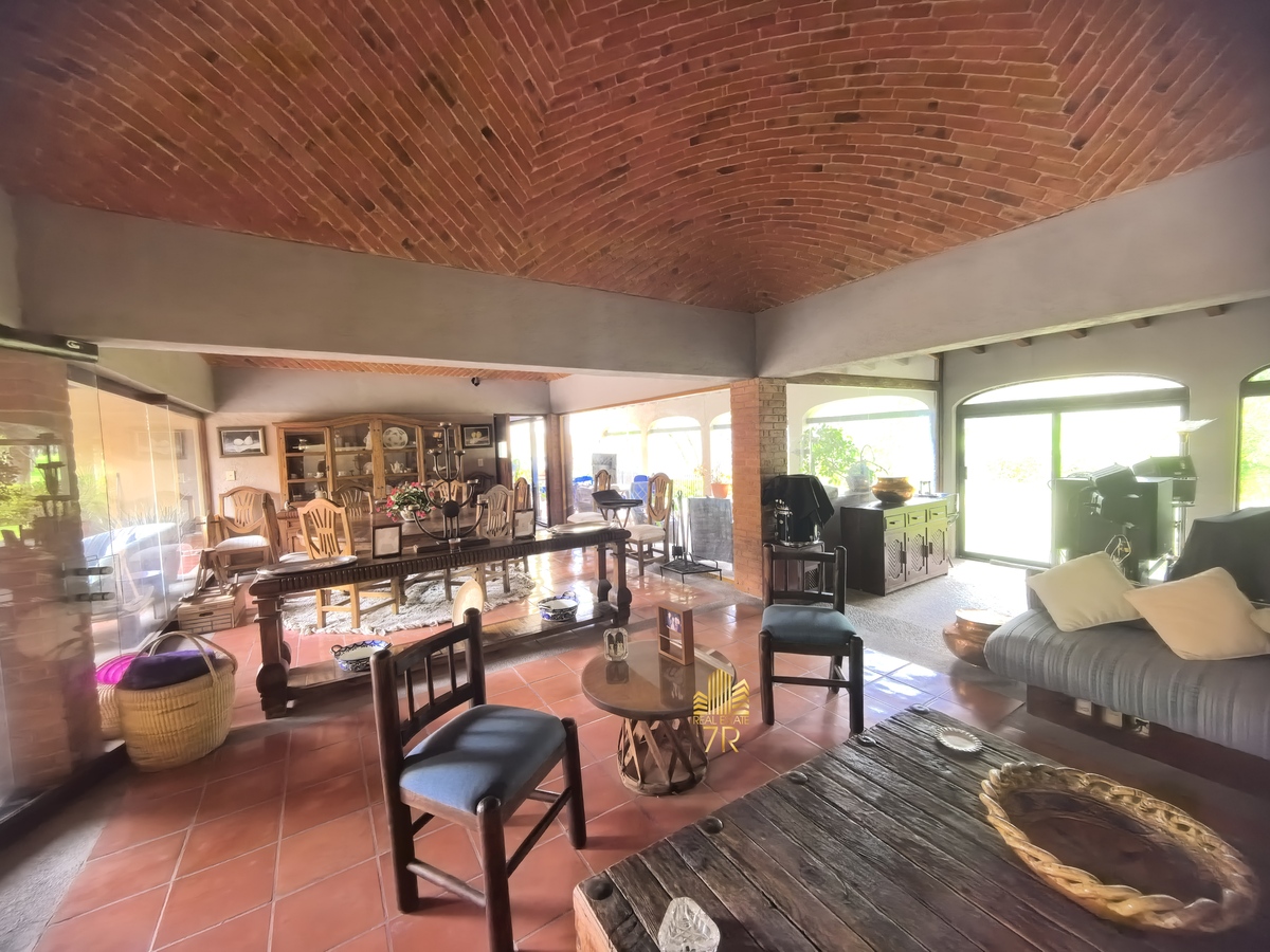 24 de 40: Sala comedor