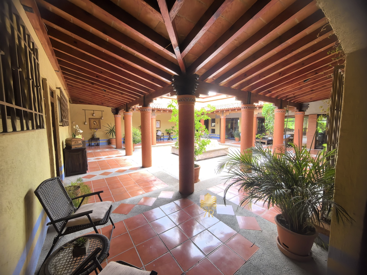 4 de 40: Patio central