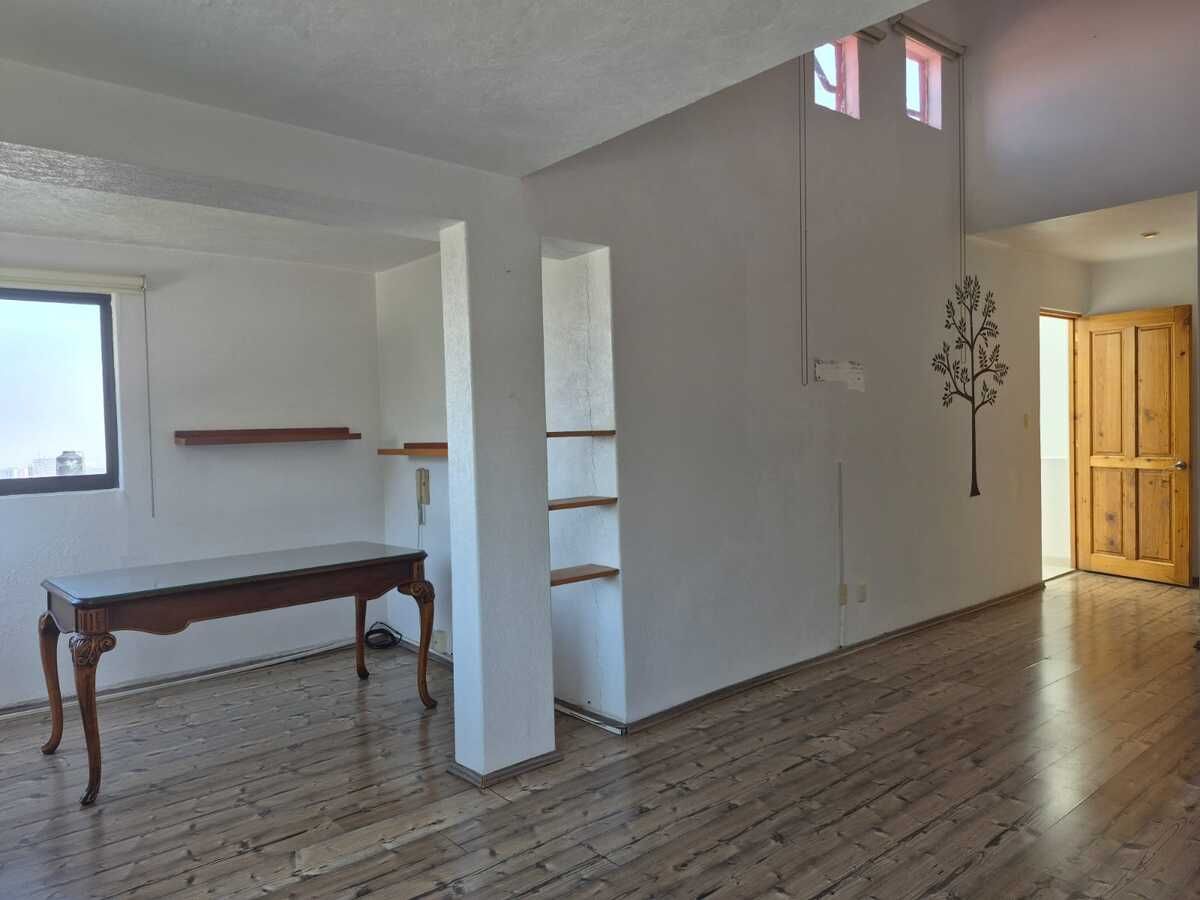 11 de 18: Recámara 2, espacio adicional para salita de TV interna