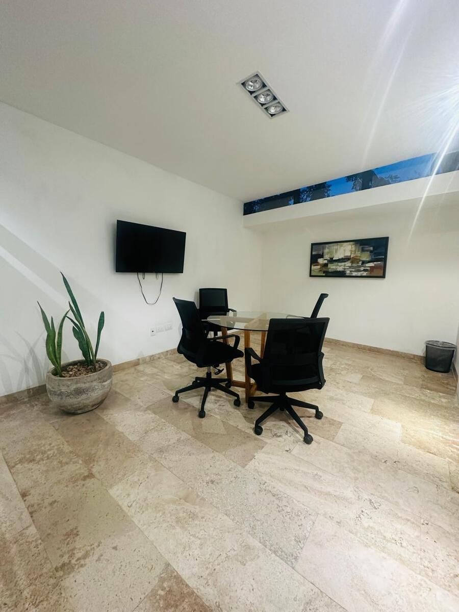 12 de 13: Sala de juntas #2