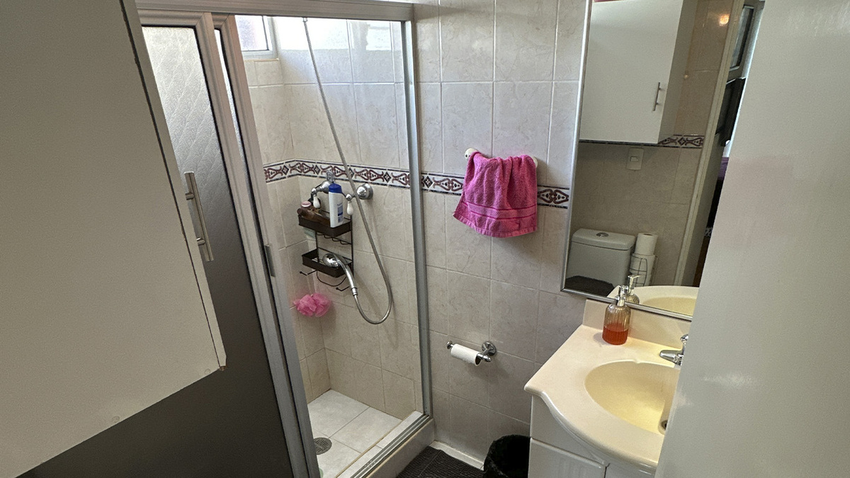 10 of 15: Baño Principal