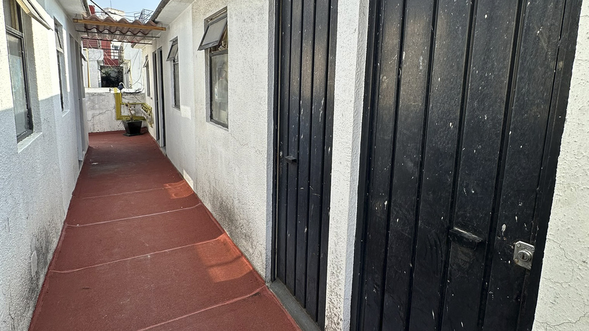 15 of 15: Cuarto de Servicio