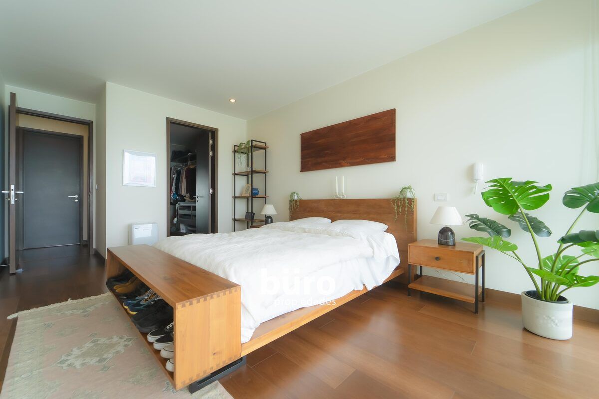 11 de 29: Dormitorio principal con walking closet y baño incorporado