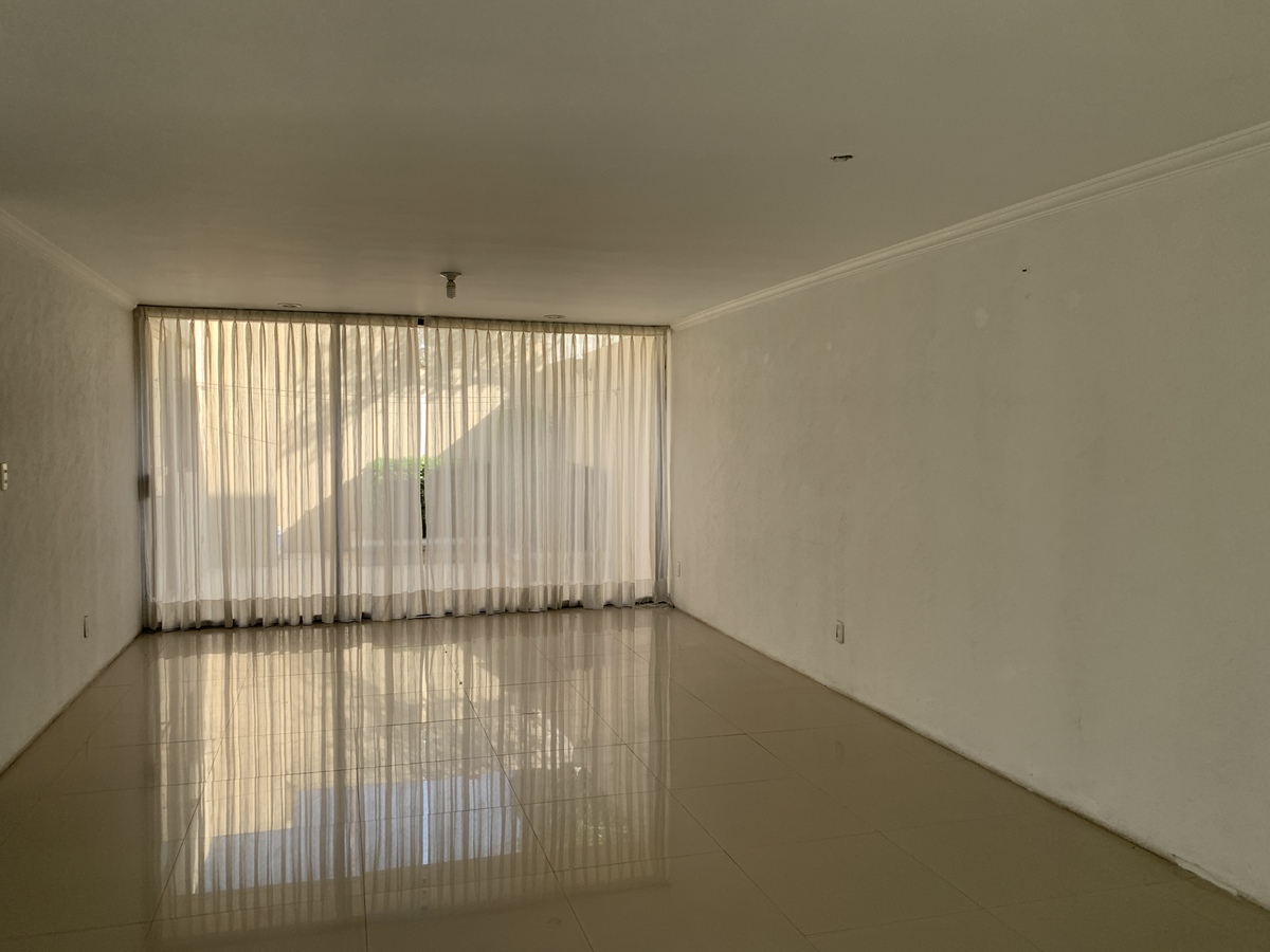 4 de 37: Sala Comedor