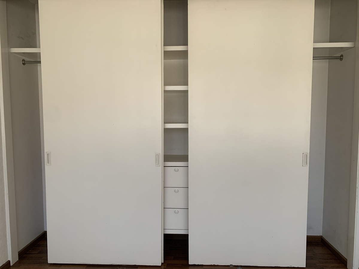 31 de 37: Closet Recámara 2