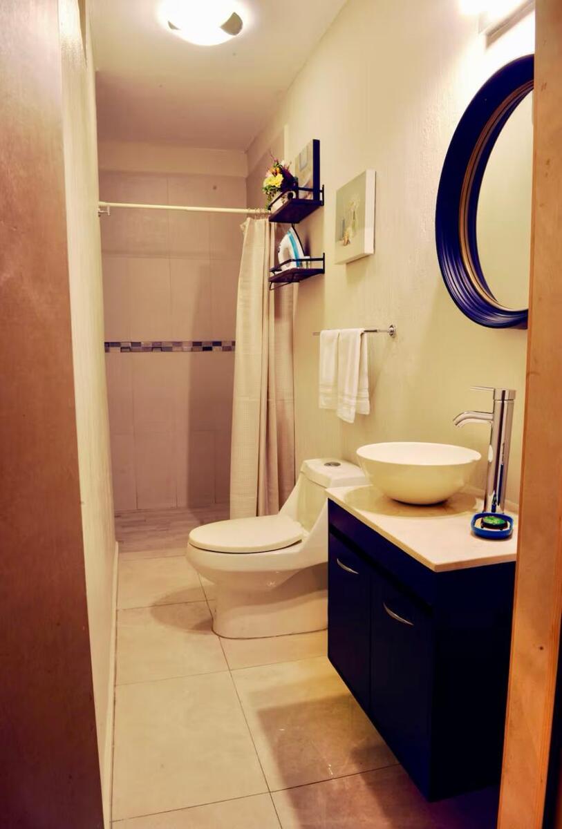 9 of 9: SEGUNDO BAÑO