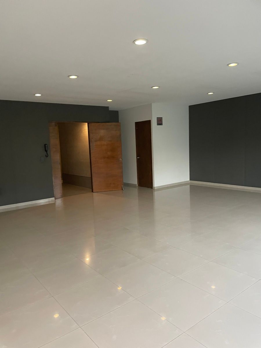 23 de 34: Salón fiestas