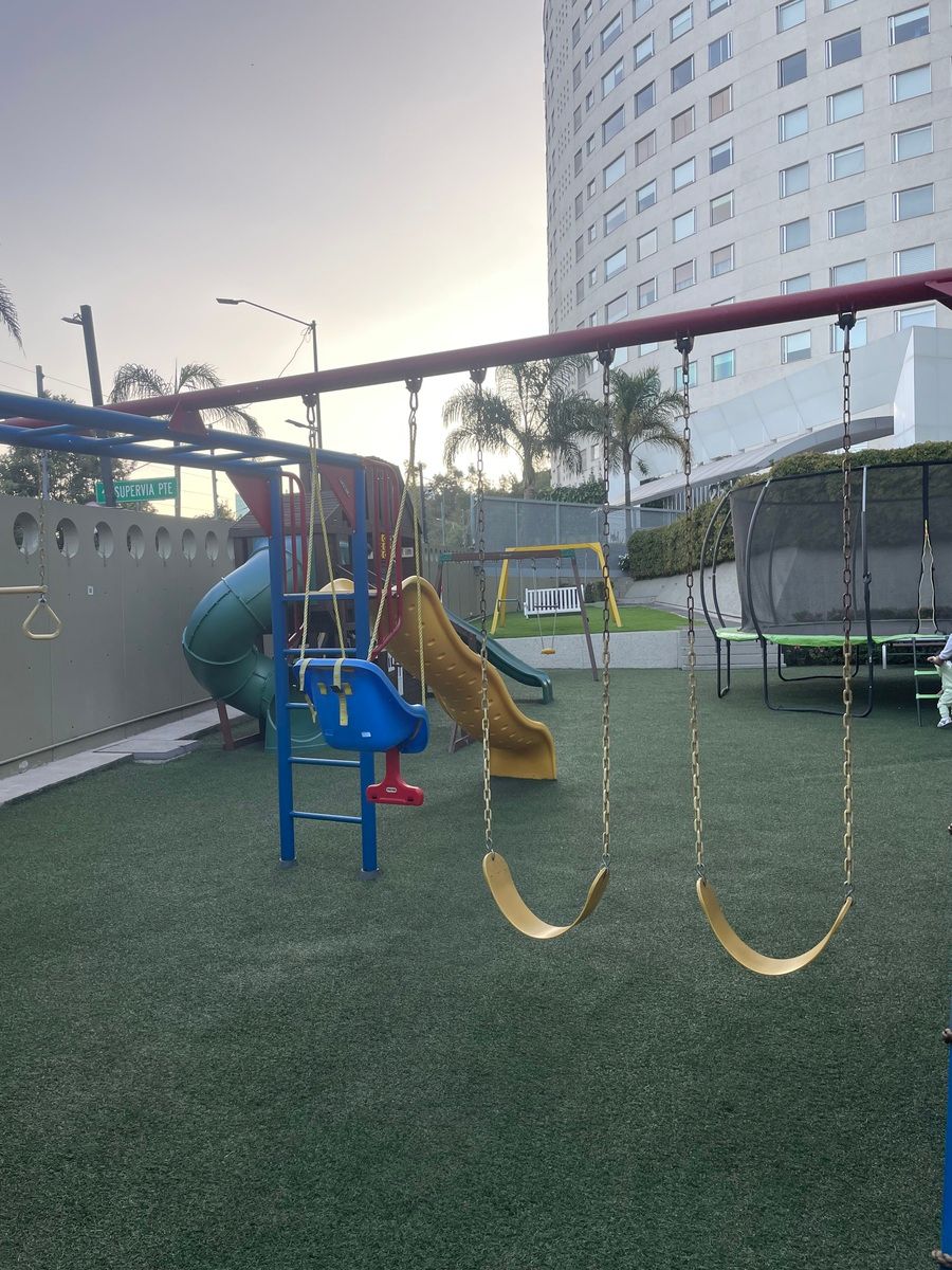 25 de 34: Área juegos