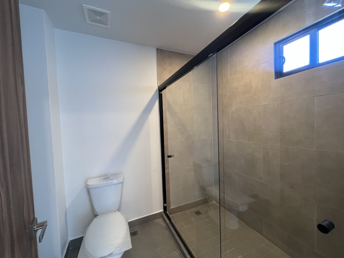 14 de 21: Baño completo rec ppal