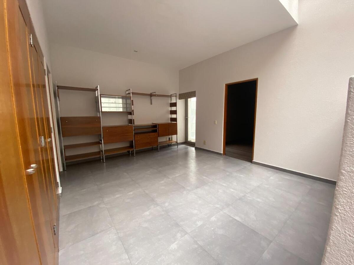 15 de 38: Estancia piso 2