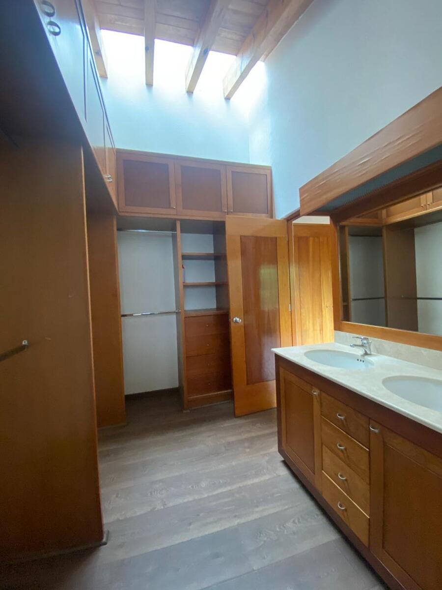 30 de 38: Vestidor 3