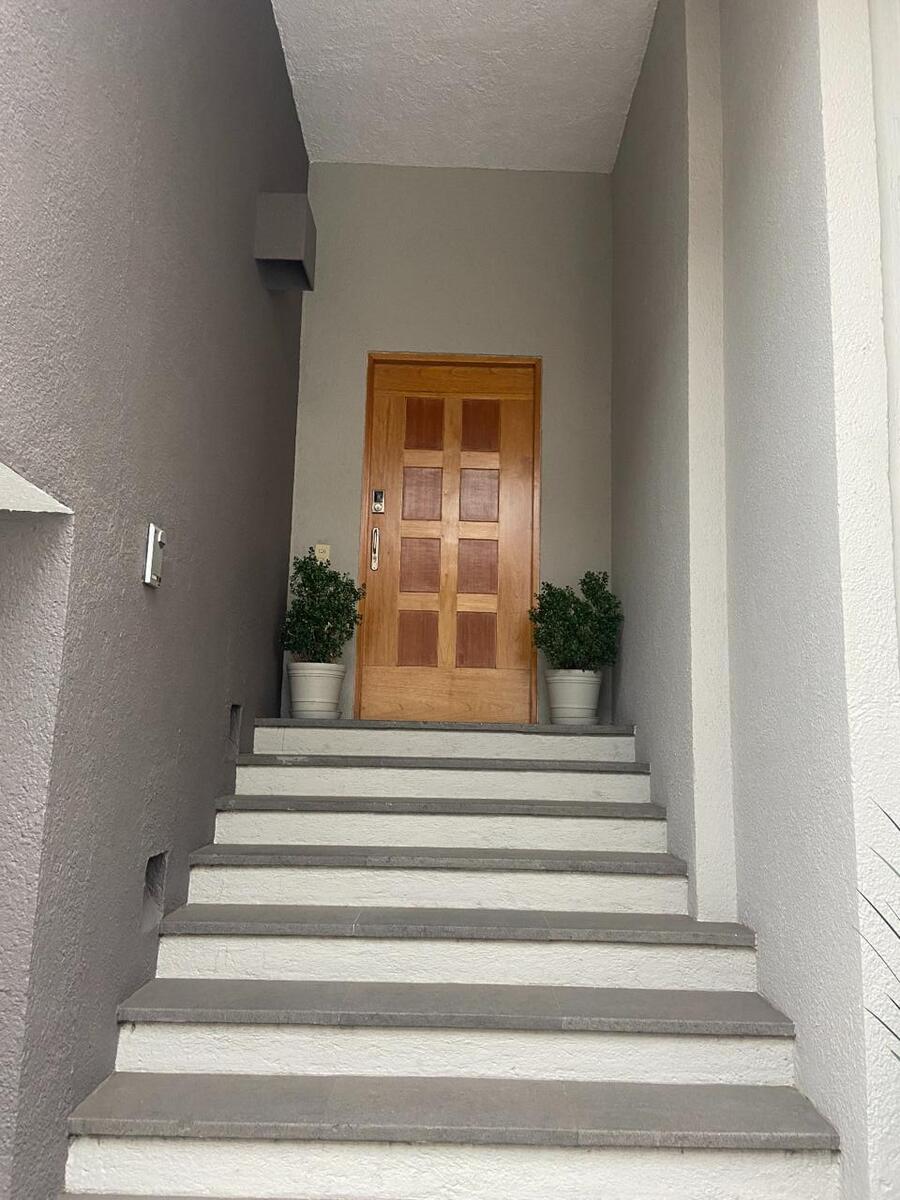 32 de 38: Entrada principal