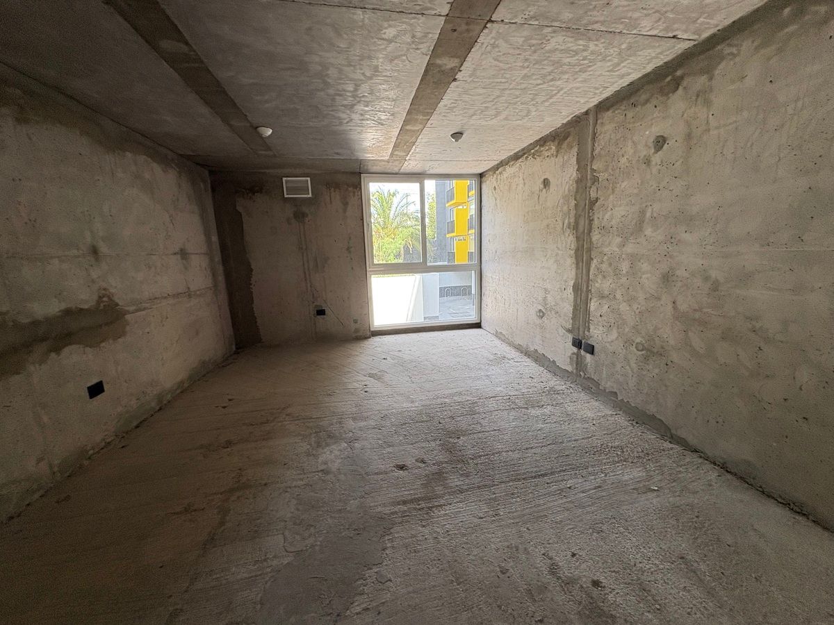 Local comercial de planta libre en obra