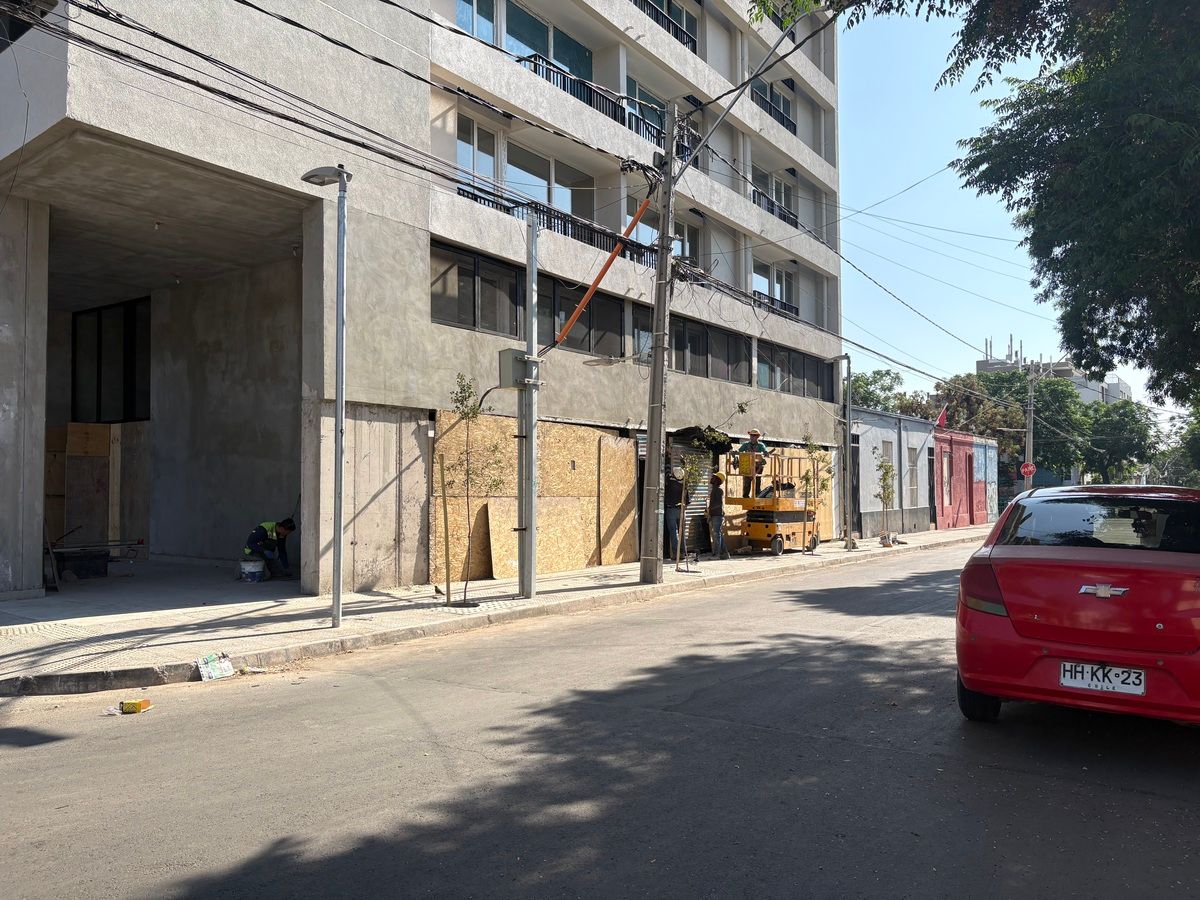 Local comercial de planta libre en Ricardo Cumming