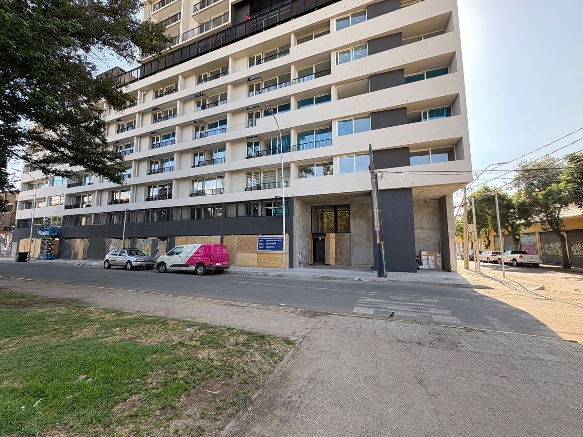 Local comercial de planta libre en Ricardo Cumming
