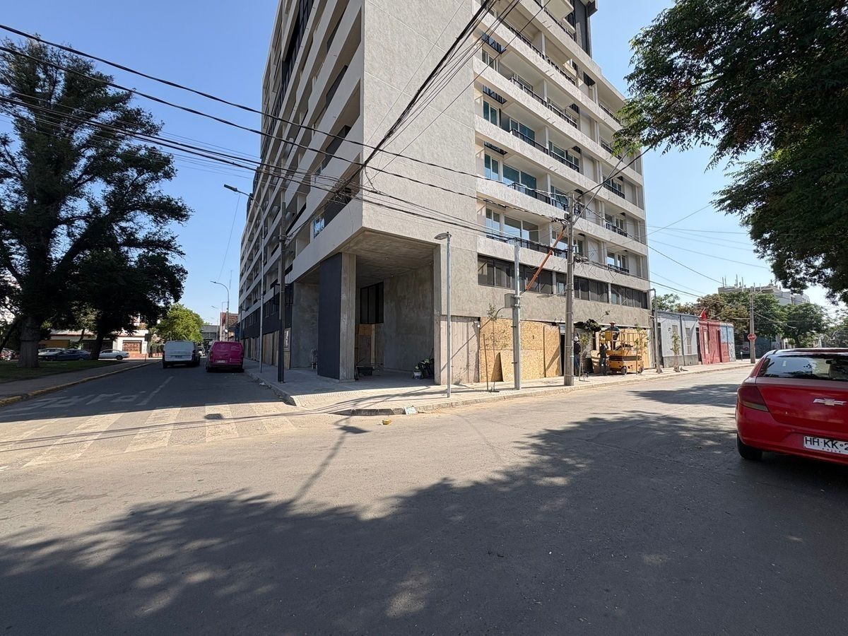 Local comercial de planta libre en Ricardo Cumming