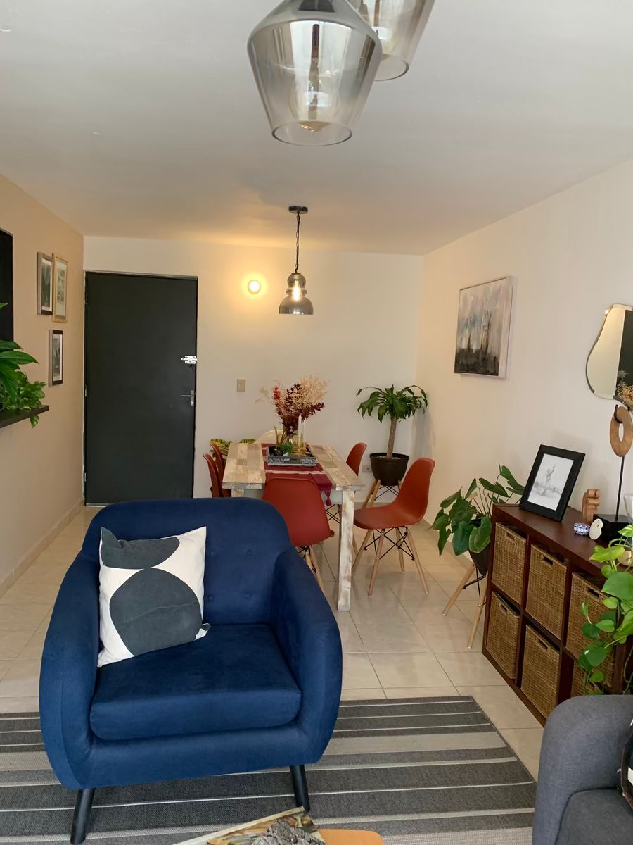 2 de 20: Acceso ppal / Comedor