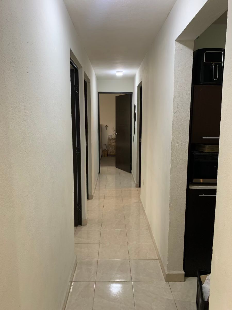 7 de 20: Pasillo Habitaciones