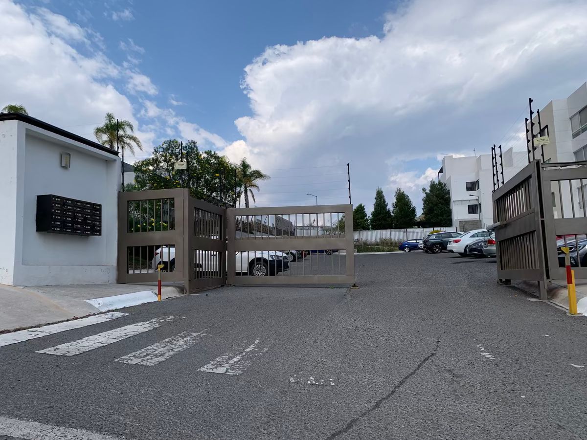 20 de 20: Portón eléctrico