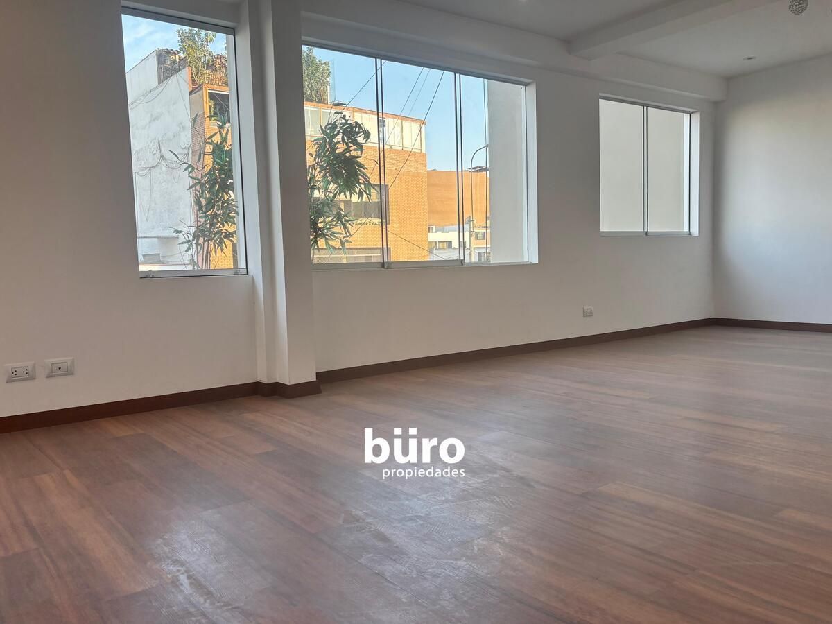 1 de 13: Sala Comedor