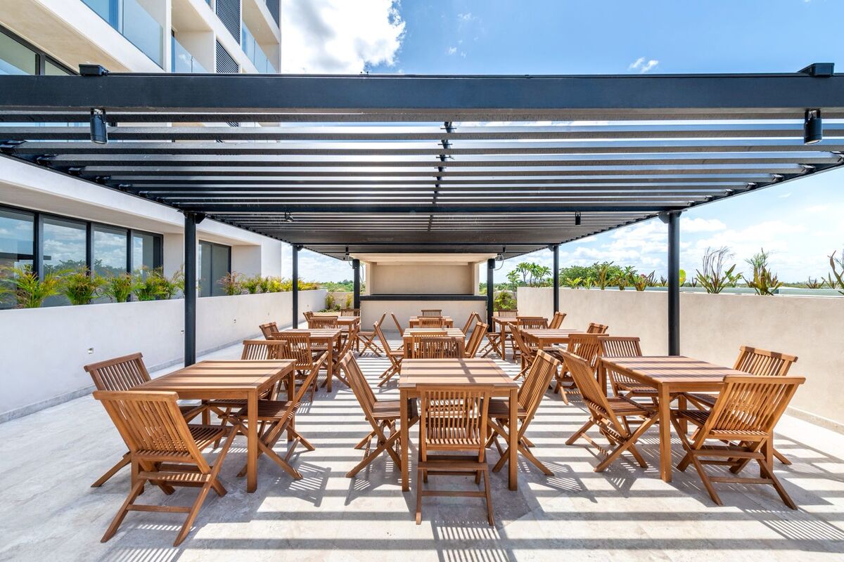 20 de 36: Bar de la alberca