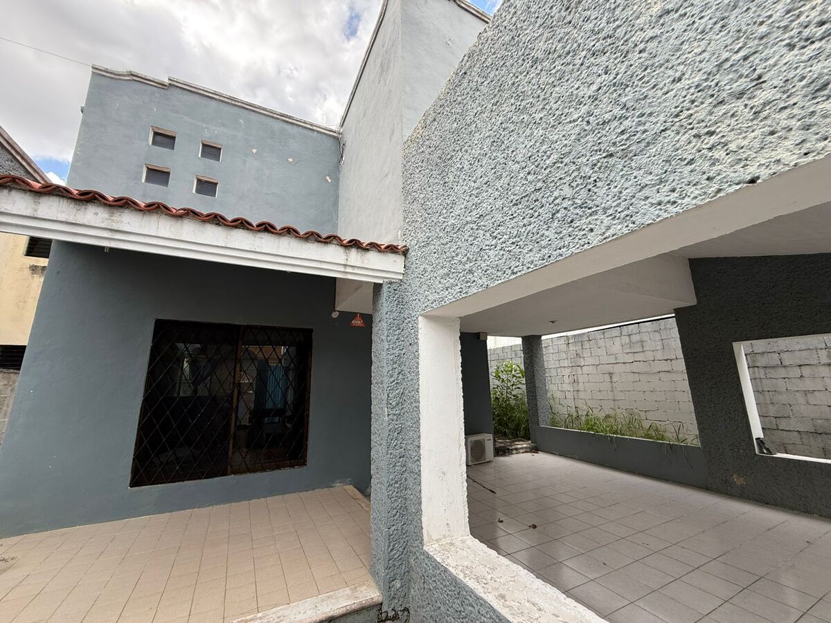 2 de 17: Fachada Principal