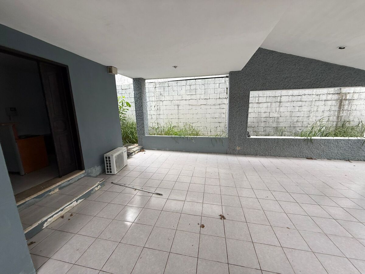 5 de 17: Garage Techado