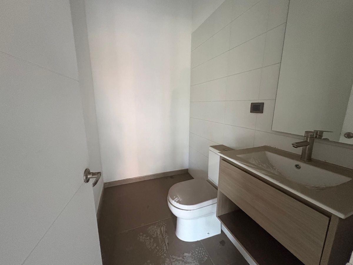 Local comercial de planta libre en obra Ñuñoa
