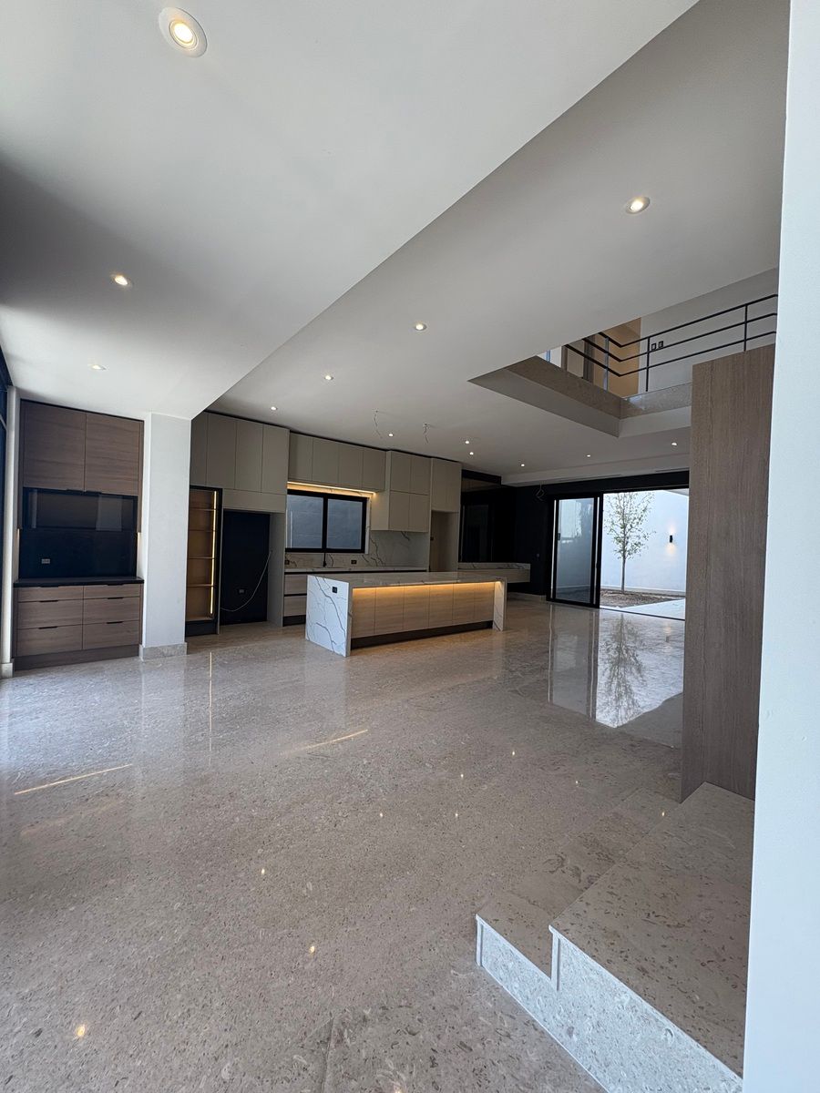 3 de 20: Cocina y área social