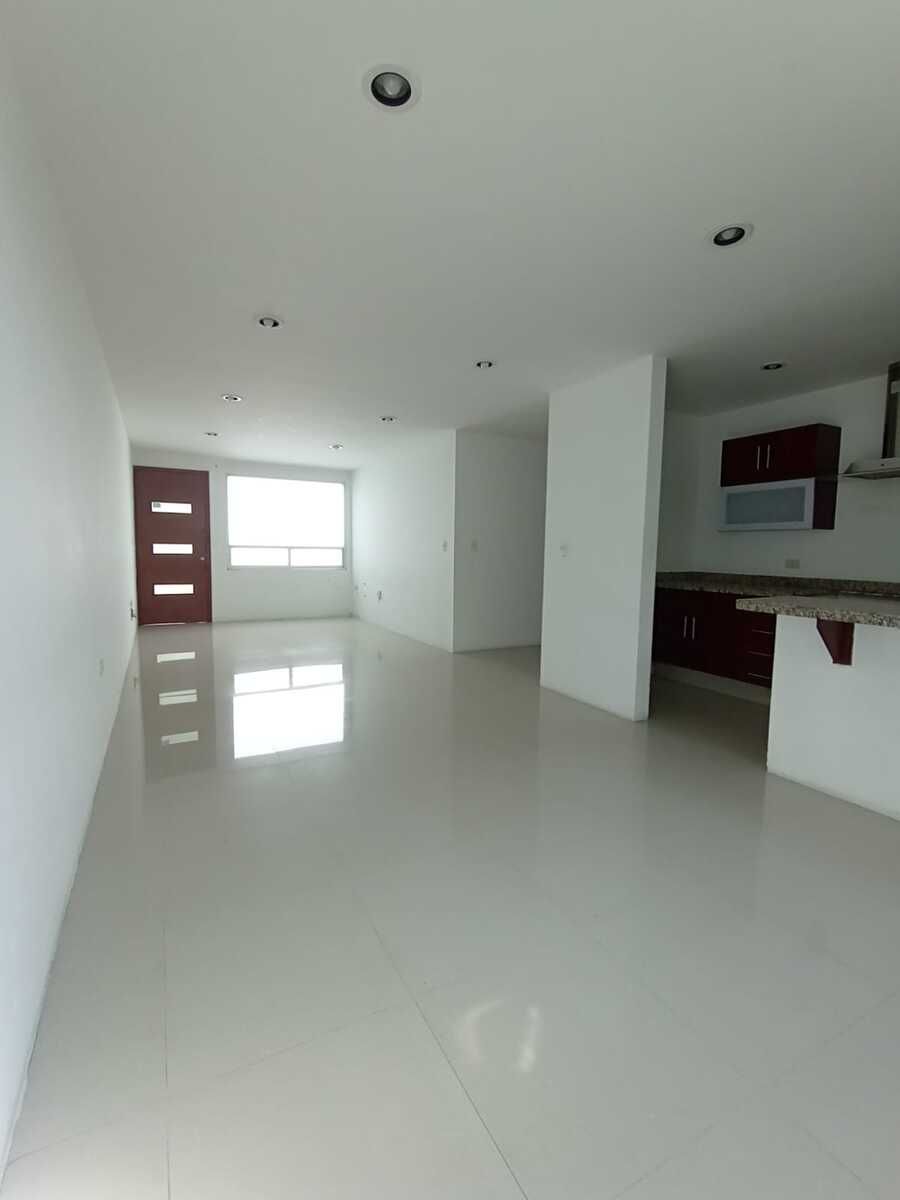 18 de 25: Sala, comedor