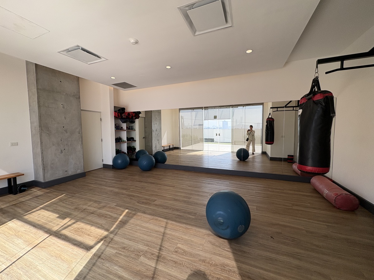 13 of 26: Studio multiusos