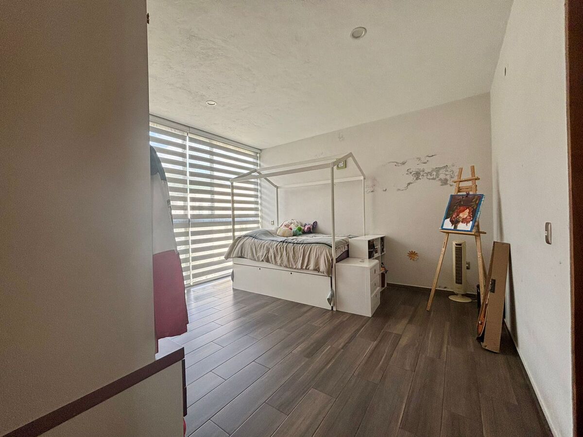 23 de 48: Habitación Secundaria 1