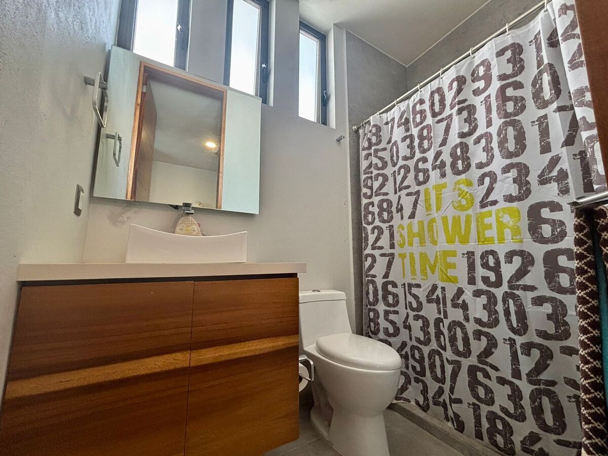 28 de 48: Baño Secundario 1